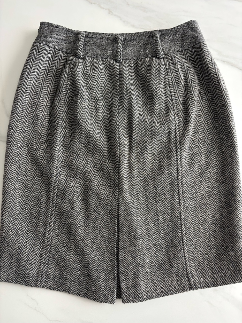 Ann Taylor Gray Herringbone Pencil Skirt - Classic Women’s Skirt Sz 2 - Picture 2 of 9